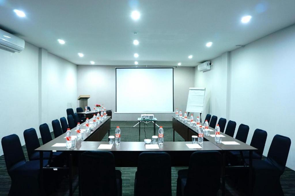 Airish Hotel Palembang Ngoại thất bức ảnh